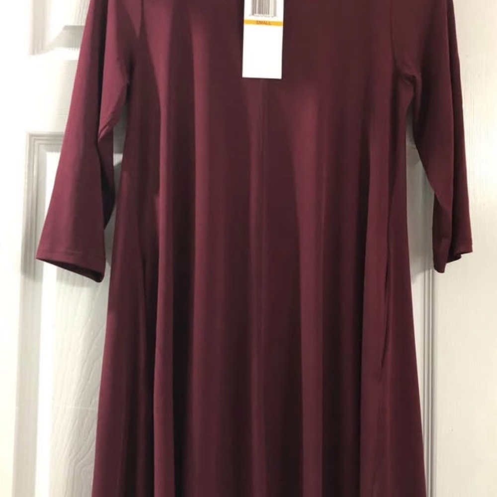 Nina Leonard Three-Quarter Sleeve Trap Three-Quarter Sleeve Trapeze Dress